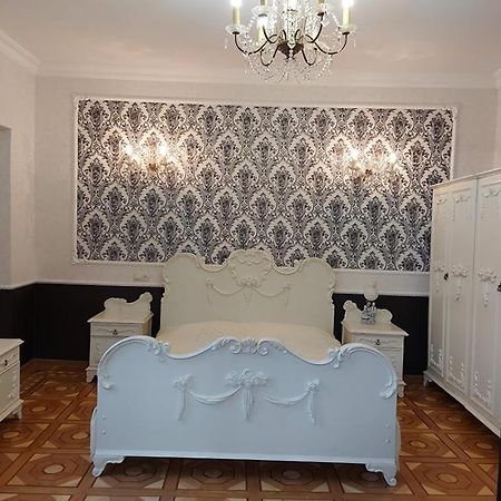 Дом 8 Lägenhet Tbilisi Exteriör bild