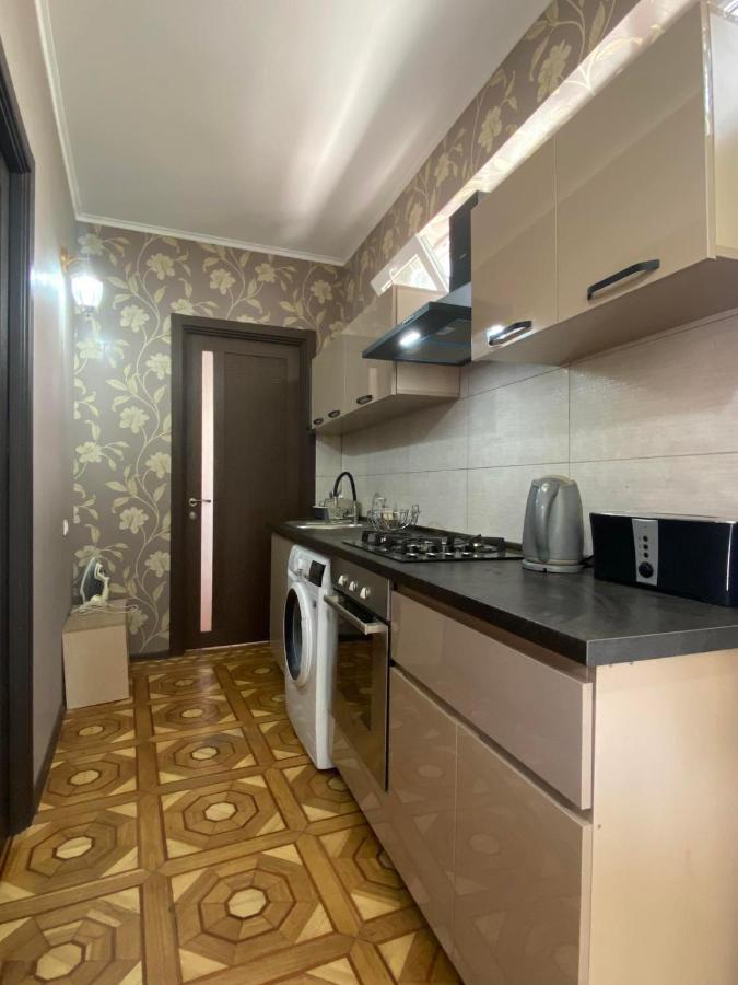 Дом 8 Lägenhet Tbilisi Exteriör bild